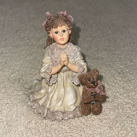 Boyd’s Collection Yesterdays Child Doll Stone Praying Girl & Teddy Bear - Picture 2 of 5